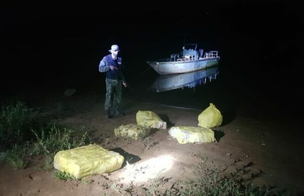 Misiones: Prefectura secuestró 194 panes de marihuana en la costa del río Paraná