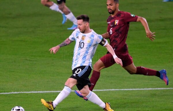 Argentina derrotó a Venezuela con Messi como figura 4