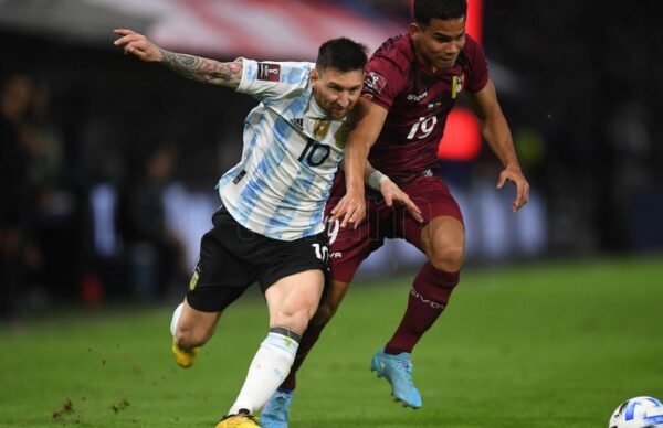 Argentina derrotó a Venezuela con Messi como figura 5