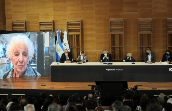 Crímenes de la dictadura militar: Alberto condenó el negacionismo que expresan algunos 2