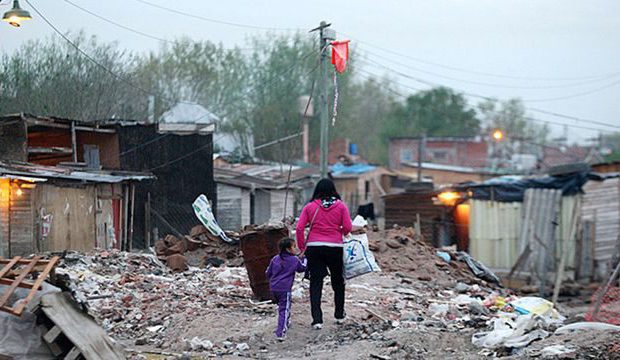 La pobreza alcanza al 57% de los argentinos, pero en febrero puede ser peor
