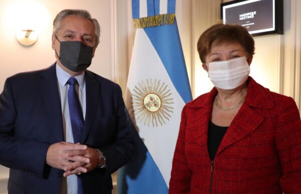 La Junta Ejecutiva del FMI aprobó el acuerdo con Argentina 1