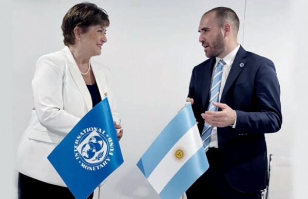 La Junta Ejecutiva del FMI aprobó el acuerdo con Argentina 3
