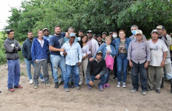 Barranqueras: Magda Ayala se reunió con ladrilleros 1