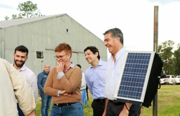 Sustentabilidad energética: entregaron boyeros solares a productores ganaderos 2