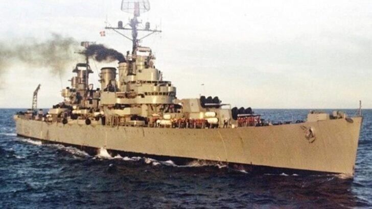 A 40 años, los sobrevivientes del ARA “General Belgrano” navegan hacia el lugar de su naufragio