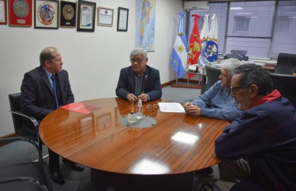 Chapo firmó un convenio con la Federación Central de Bomberos Voluntarios 2