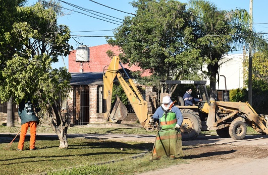 El Municipio capitalino realizó trabajos de saneamiento integral en cuatro barrios de la zona oeste de la ciudad