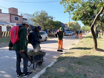 El Municipio de Resistencia realizó trabajos de limpieza en la avenida Rivadavia 1