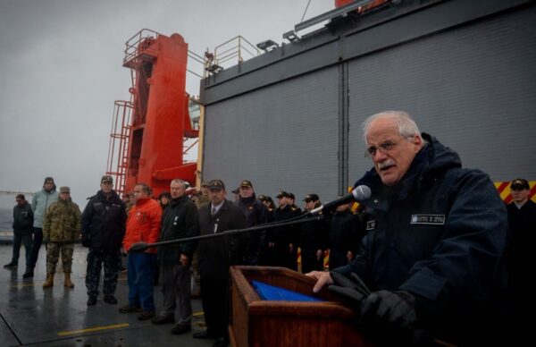 En el sitio de su hundimiento, veteranos del ARA General Belgrano homenajearon al buque 2