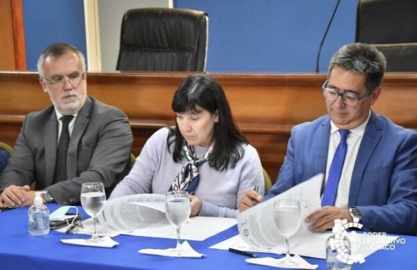 Mediante un convenio con Diputados, Gustavo Martínez impulsa la creación del digesto jurídico municipal de Resistencia 1