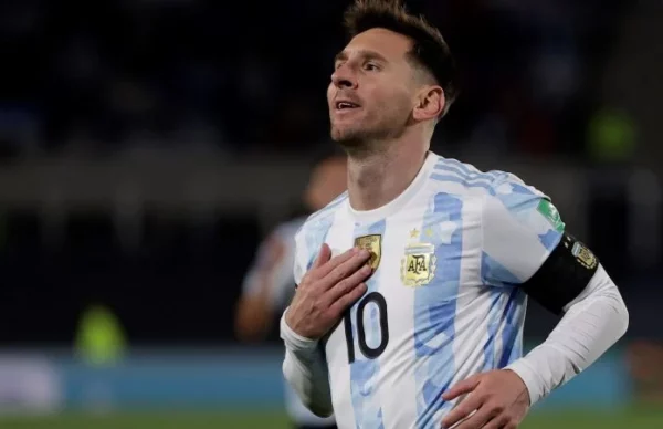 Argentina aplastó a Estonia con 5 goles de Messi 4