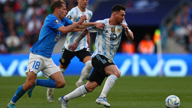 Argentina goleó a Italia y es el Supercampeón