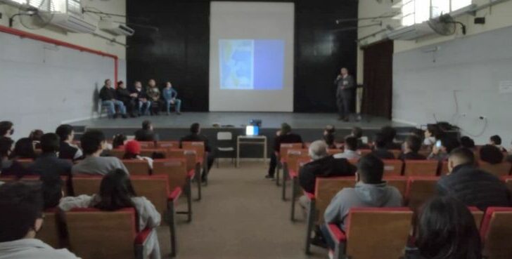 Malvinización permanente: Municipio y Armada Argentina realizaron una charla en la Escuela Técnica