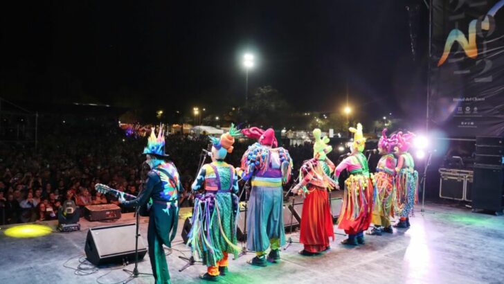 Bienal 2022: Agarrate Catalina y de los C-Govias convocaron a una multitud en la séptima jornada
