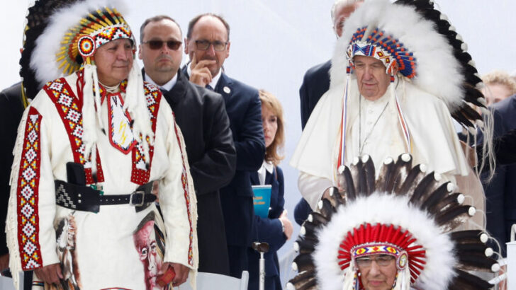 Francisco pidió “perdón” a los pueblos indígenas de Canadá