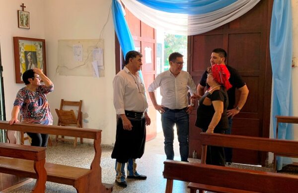 Gustavo Martínez acompañó los festejos en la capilla “Nuestra Señora de Itatí”, tras las refacciones realizadas mediante “Esfuerzo Compartido”
