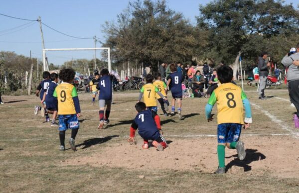 Barranqueras: volvio la liga de fútbol infanto juvenil
