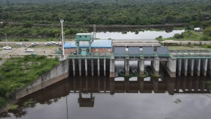 En septiembre, se licitan obras de readecuación del sistema de control del río Negro en Barranqueras