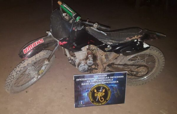 Fuerte Esperanza: la Policía del Chaco secuestró 261 gramos de marihuana y una motocicleta 1