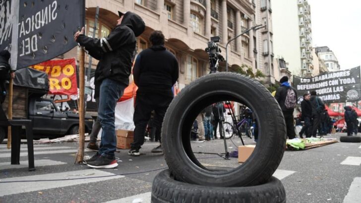 Conflicto de neumáticos: si no se destraba, el Gobierno habilitará la importación