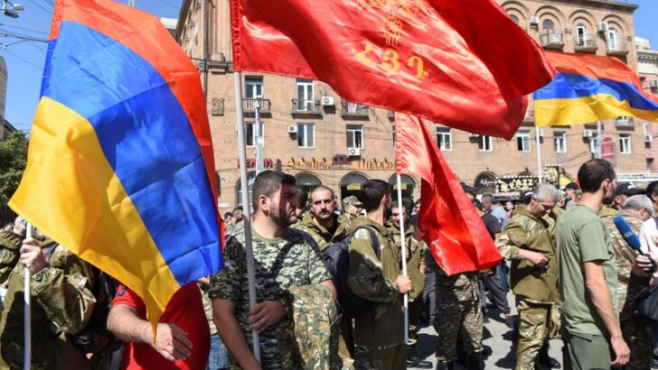 Conflicto entre Armenia y Azerbaiyán, la UE intenta frenar los enfrentamientos
