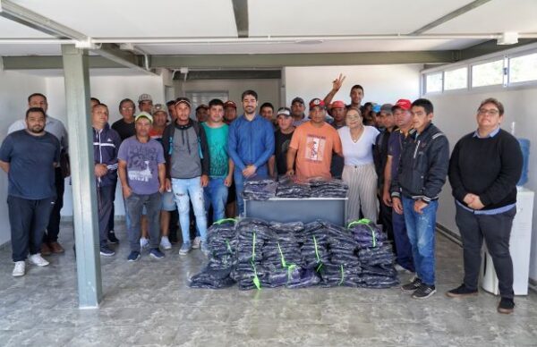 Barranqueras: el municipio entregó indumentaria al personal del área de recolección 3
