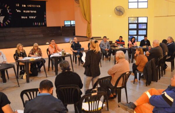 Gustavo Martínez en los Conversatorios Vecinales: “trabajamos con la comunidad para mejorar las condiciones de los barrios”