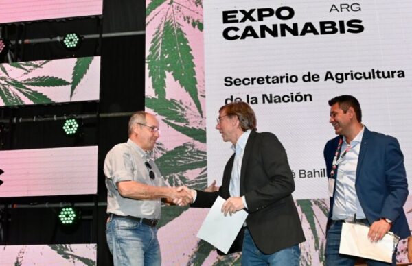 Argentina da un "paso estratégico", con la producción de cannabis medicinal e industrial