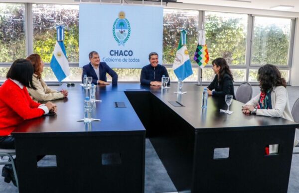 Capitanich recibió al expresidente ecuatoriano Rafael Correa 1