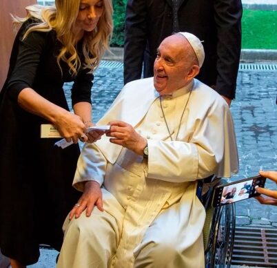 Fabiola Yáñez visitó a Francisco en el Vaticano 4