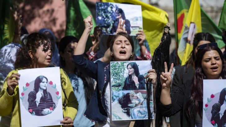 Represión en Irán: 326 manifestantes murieron