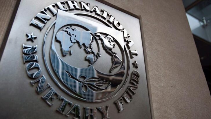 Una misión argentina se reúne con el FMI, de cara al último desembolso