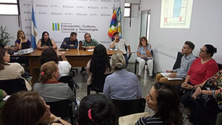 Aldo Lineras acuerda las etapas de la obra de la Escuela Normal Sarmiento junto a la comunidad educativa