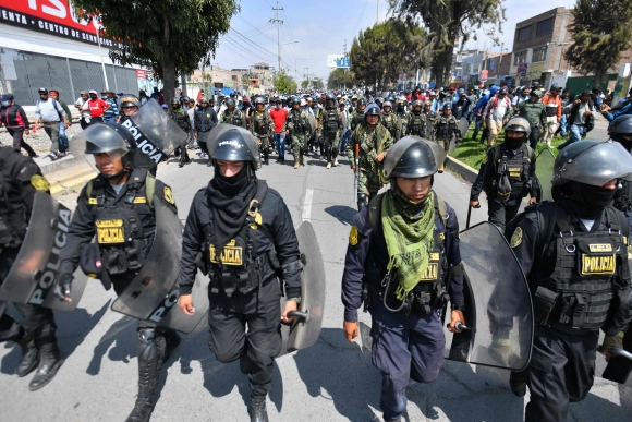 Día de tensión en un Perú bajo estado de sitio 1
