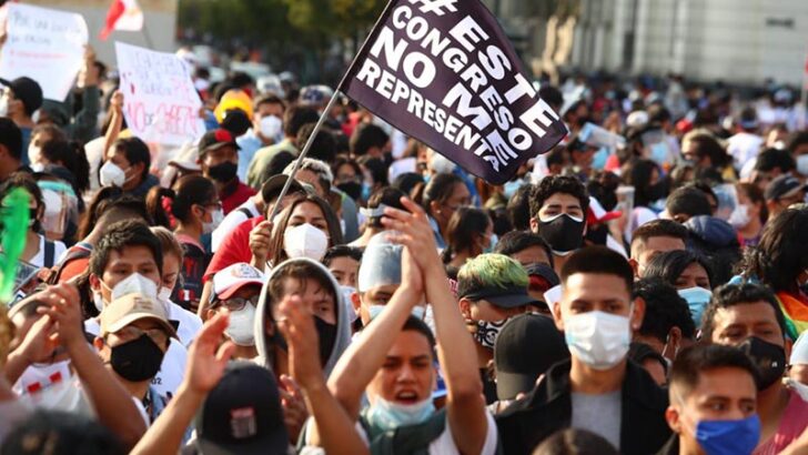 Día de tensión en un Perú bajo estado de sitio