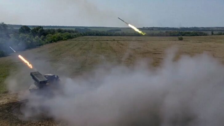 Tropas de Kiev lanzaron 40 cohetes Grad contra Donetsk