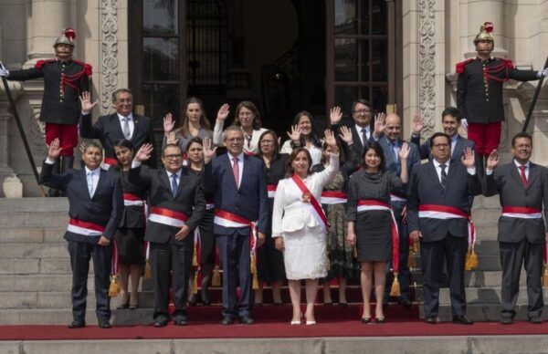 Perú: Dina Boluarte nombró a su gabinete 4