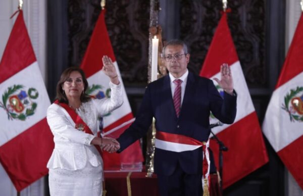 Perú: Dina Boluarte nombró a su gabinete