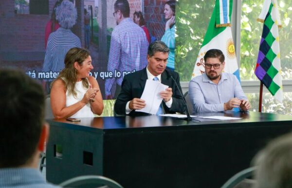 Capitanich realizó licitaciones públicas que corresponden a la Segunda Etapa del Proyecto de Integración Socio-urbana del Barrio La Rubita 1
