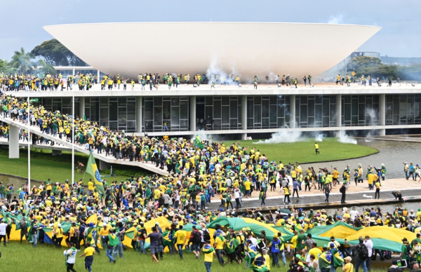 Intento de golpe en Brasil: bolsonaristas invadieron sedes de los tres poderes del Estado