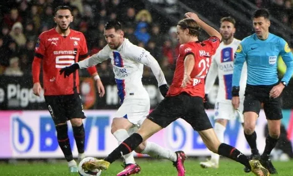 París Saint Germain perdió ante Rennes 3
