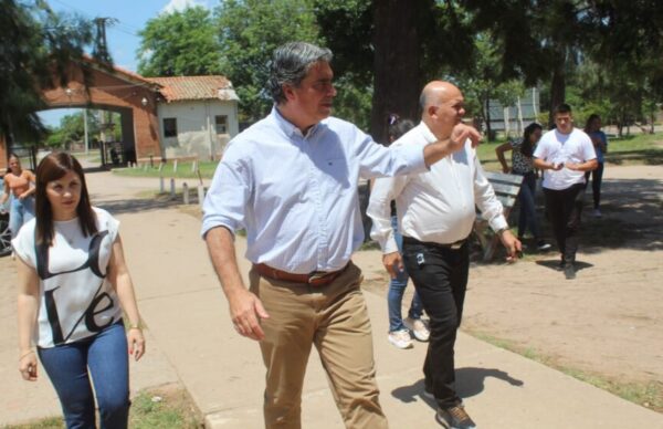 San Martín: Capitanich recorrió la obra de remodelación integral del hospital "Félix Pértile" y mantuvo una reunión con intendentes de diferentes localidades 2