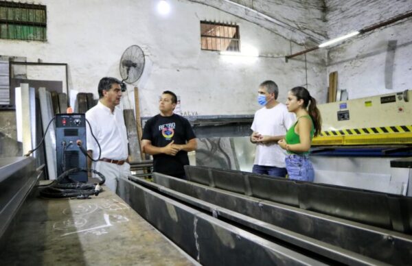 Capitanich visitó la metalúrgica ubicada en el barrio Villa Federal de Resistencia 2