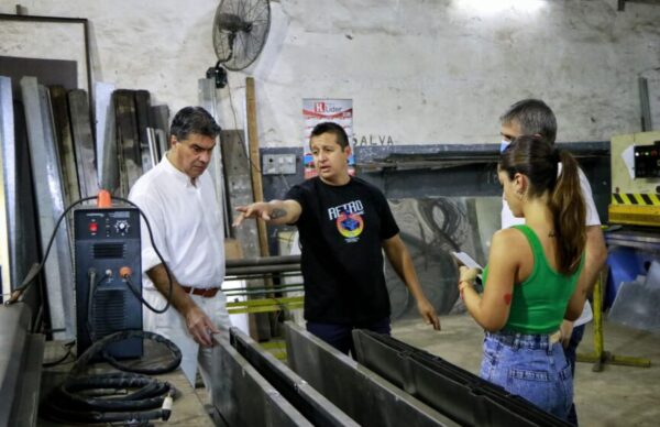 Capitanich visitó la metalúrgica ubicada en el barrio Villa Federal de Resistencia
