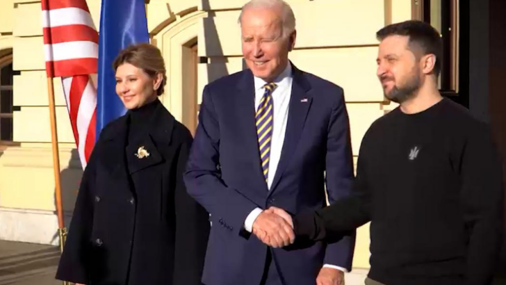 “Kiev resiste”, dijo Biden, en su visita a Ucrania antes del aniversario de la invasión