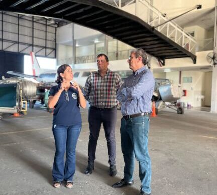 Aldo Lineras visitó la Escuela Técnica Aeronáutica Nº 32 1