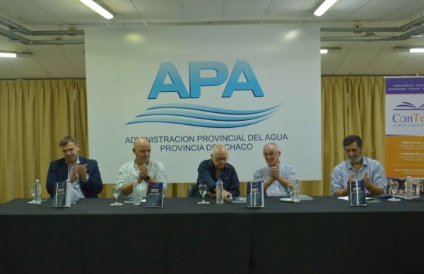 Autoridades del APA participaron de la presentación del libro “Crónicas hídricas” 1