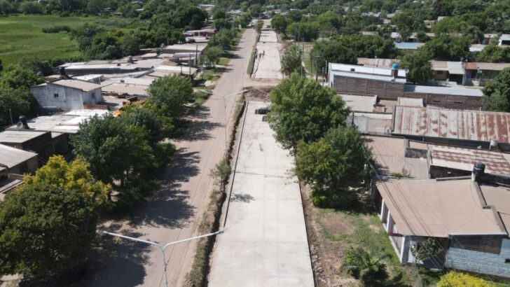 Barranqueras: Vialidad Provincial pavimenta 20 cuadras de la avenida Las Piedras