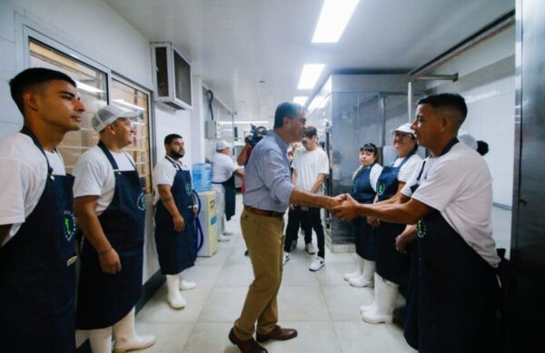 Capitanich y Sebastián Lifton visitaron las instalaciones de la nueva carnicería "La Esperanza" 2